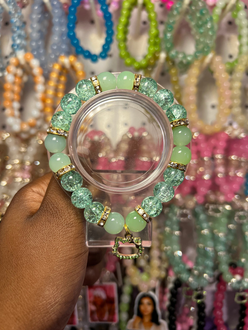 Mint Glow | Kawaii Reflections